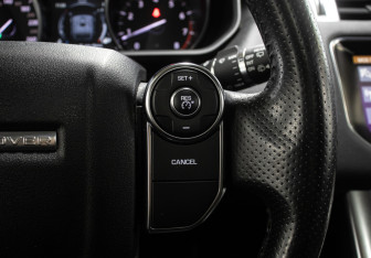 Подержанный автомобиль Land Rover Range Rover Sport 2017 года (20 фото)