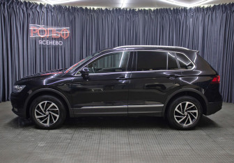 Подержанный автомобиль Volkswagen Tiguan 2018 года (8 фото)
