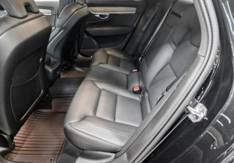 Подержанный автомобиль Volvo S90 2021 года (12 фото)