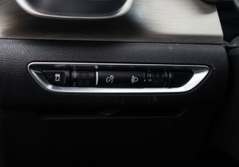 Подержанный автомобиль Geely Coolray 2023 года (18 фото)