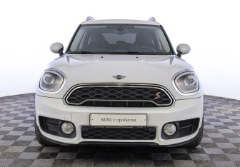 Подержанный автомобиль MINI Countryman 2018 года (2 фото)