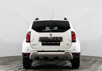 Подержанный автомобиль Renault Duster 2016 года (4 фото)