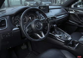 Подержанный автомобиль Mazda CX-9 2018 года (13 фото)