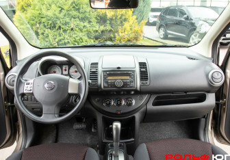 Подержанный автомобиль Nissan Note 2008 года (10 фото)