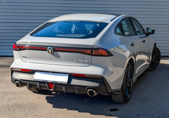 Новый Changan UNI-V 2023 (2 фото)