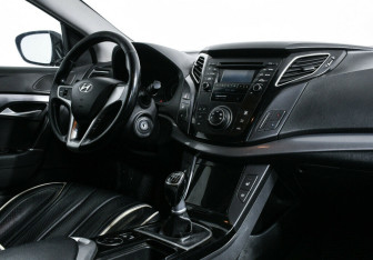 Подержанный автомобиль Hyundai i40 Sedan 2014 года (9 фото)