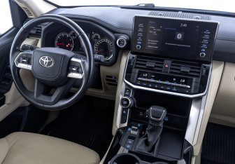 Подержанный автомобиль Toyota Land Cruiser Suv 2022 года (30 фото)