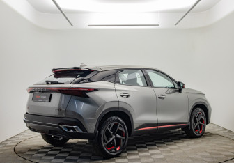 Подержанный автомобиль Omoda C5 2023 года (5 фото)