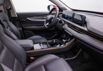 Подержанный автомобиль Exeed LX 2022 года (9 фото)