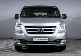 Подержанный автомобиль Hyundai H-1 2015 года (2 фото)