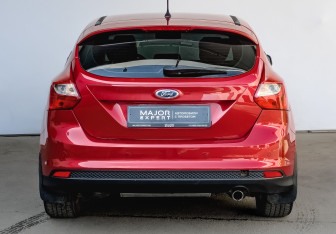 Подержанный автомобиль Ford Focus Hatchback 2012 года (6 фото)