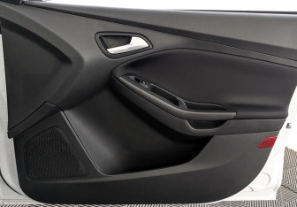 Подержанный автомобиль Ford Focus Hatchback 2018 года (24 фото)