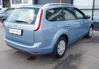 Подержанный автомобиль Ford Focus Wagon 2010 года (5 фото)