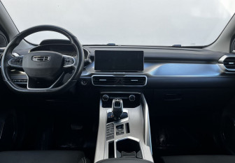 Подержанный автомобиль Geely Coolray 2021 года (13 фото)