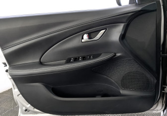 Подержанный автомобиль Changan Alsvin 2023 года (19 фото)