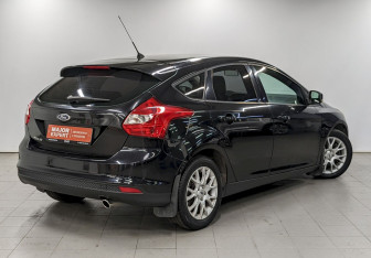 Подержанный автомобиль Ford Focus Hatchback 2012 года (5 фото)