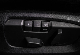 Подержанный автомобиль BMW X5 2015 года (16 фото)