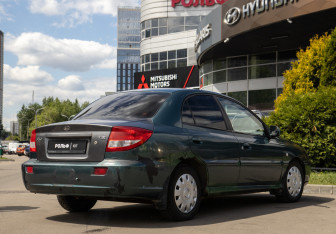Подержанный автомобиль Kia Rio Sedan 2004 года (4 фото)