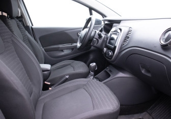 Подержанный автомобиль Renault Kaptur 2016 года (9 фото)