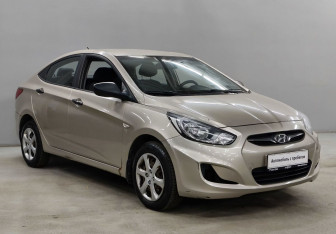 Подержанный автомобиль Hyundai Solaris Sedan 2012 года (3 фото)