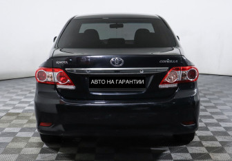 Подержанный автомобиль Toyota Corolla Sedan 2012 года (4 фото)