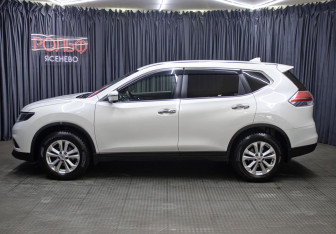 Подержанный автомобиль Nissan X-Trail 2018 года (8 фото)