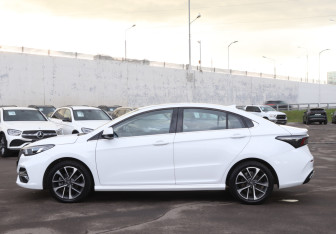 Подержанный автомобиль Omoda S5 2023 года (8 фото)