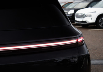 Подержанный автомобиль LiXiang L7 2023 года (29 фото)