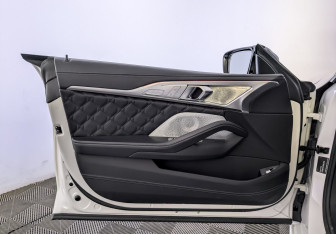 Подержанный автомобиль BMW M8 Sedan 2021 года (20 фото)