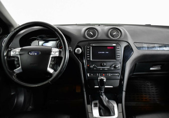 Подержанный автомобиль Ford Mondeo Sedan 2012 года (6 фото)