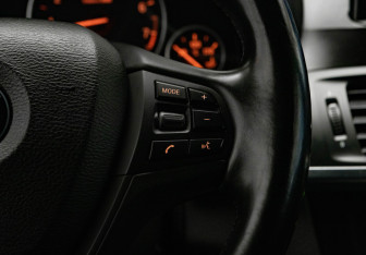 Подержанный автомобиль BMW X3 2012 года (17 фото)