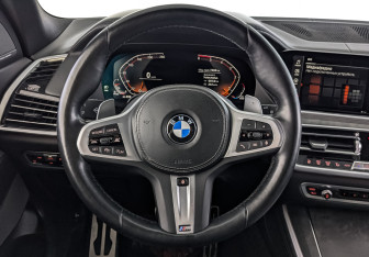 Подержанный автомобиль BMW X5 2022 года (21 фото)