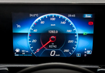 Подержанный автомобиль Mercedes-Benz GLB 2021 года (12 фото)