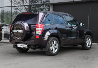 Подержанный автомобиль Suzuki Grand Vitara 2008 года (4 фото)