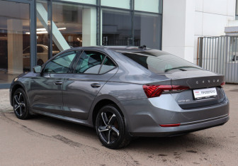 Подержанный автомобиль Skoda Octavia Liftback 2020 года (6 фото)