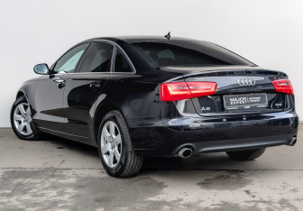 Подержанный автомобиль Audi A6 Sedan 2012 года (7 фото)