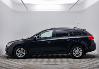 Подержанный автомобиль Chevrolet Cruze Wagon 2013 года (8 фото)