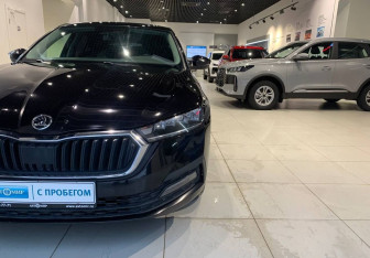 Подержанный автомобиль Skoda Octavia Liftback 2020 года (9 фото)