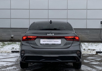 Подержанный автомобиль Kia Cerato Sedan 2022 года (6 фото)