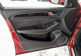 Подержанный автомобиль Audi Q5 2015 года (18 фото)