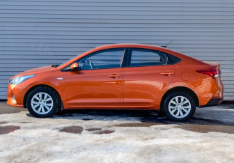 Подержанный автомобиль Hyundai Solaris Sedan 2021 года (8 фото)