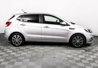 Подержанный автомобиль Kia Rio Hatchback 2017 года (4 фото)
