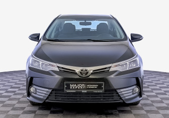 Подержанный автомобиль Toyota Corolla Sedan 2017 года (2 фото)