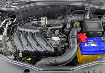 Подержанный автомобиль Renault Duster 2017 года (9 фото)