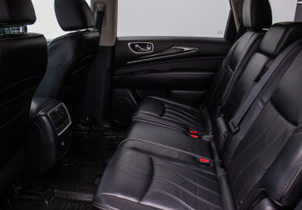 Подержанный автомобиль Infiniti JX 2013 года (11 фото)