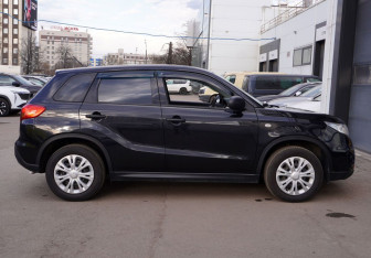 Подержанный автомобиль Suzuki Vitara 2018 года (5 фото)