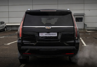 Подержанный автомобиль Cadillac Escalade Suv 2017 года (6 фото)