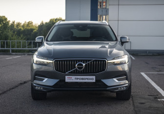 Подержанный автомобиль Volvo XC60 2021 года (2 фото)