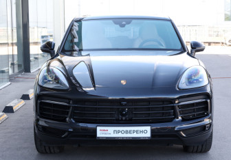 Подержанный автомобиль Porsche Cayenne 2021 года (2 фото)