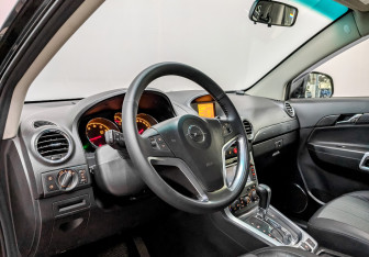 Подержанный автомобиль Opel Antara 2015 года (14 фото)